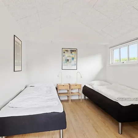 Raevebaek Sydals Denm * Mommark