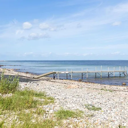 Raevebaek Sydals Denm * Mommark